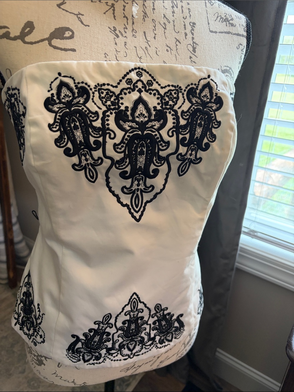 White House Black Market White Strapless Embroidered Bustier Top